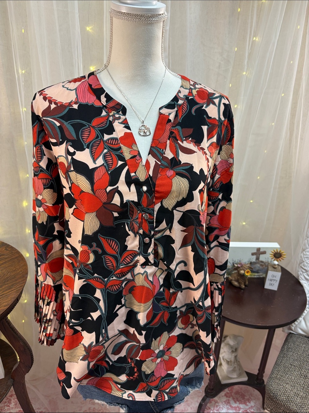 Zac & Rachel Floral Button-Front Top in Red, Black, Cream